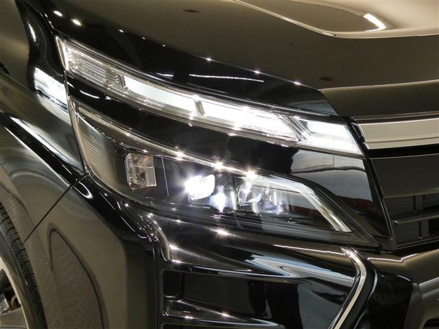 ヴォクシー ＺＳ　煌ＩＩＩ　フルセグ　メモリーナビ　ＤＶＤ再生　ミュージックプレイヤー接続可　後席モニター　バックカメラ　衝突被害軽減システム　ＥＴＣ　両側電動スライド　ＬＥＤヘッドランプ　ウオークスルー　乗車定員７人（9枚目）