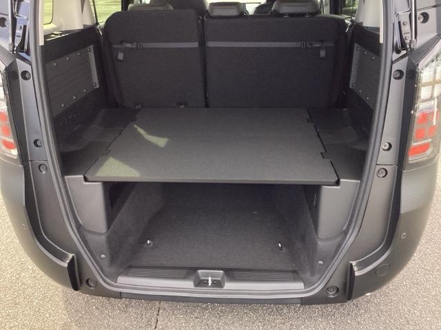 フリード ｅ：ＨＥＶクロスター　当社　試乗車（14枚目）