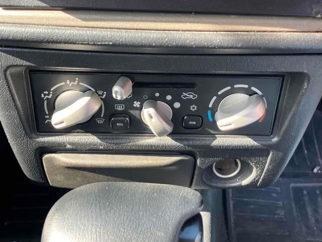 �C���ɍ��킹�Ē����I�ɑ��삷�邱�ƂŁA�ԓ������ł����K�ɕۂĂ܂��B