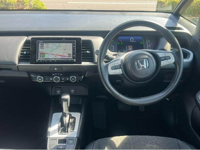 フィット ｅ：ＨＥＶホーム　ＬＥＤ　ＥＴＣ　衝突被害軽減ブレーキ（13枚目）