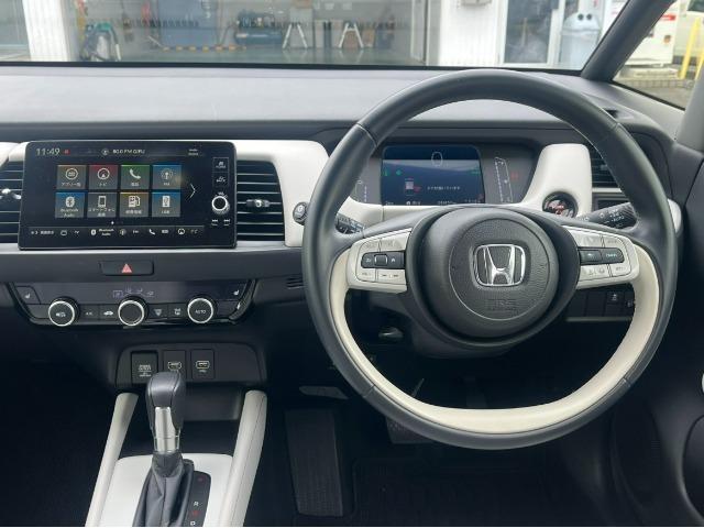 フィット ｅ：ＨＥＶホーム　ＬＥＤ　シートヒーター　フルセグ　ＥＴＣ（10枚目）
