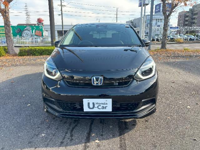 フィット ｅ：ＨＥＶホーム　ブラックスタイル　ＬＥＤ　アルミホイール（2枚目）