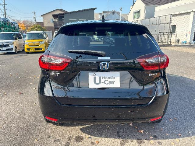 フィット ｅ：ＨＥＶホーム　ブラックスタイル　ＬＥＤ　アルミホイール（6枚目）