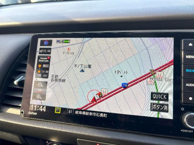 フィット ｅ：ＨＥＶホーム　ブラックスタイル　ＬＥＤ　アルミホイール（15枚目）