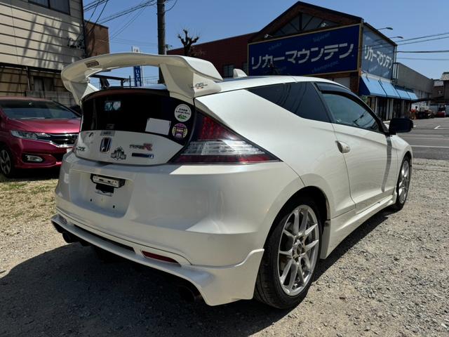 ＣＲ－Ｚ α　ＨＩＤヘッドライト　６速ＭＴ　ナビ　バックカメラ　ＥＴＣ　ＴＶ　ドライブレコーダー　クルーズコントロール　ＢＢＳ１７インチアルミホイール　本革巻きステアリング　無限エアロ　スマートキー　電格ミラー（5枚目）