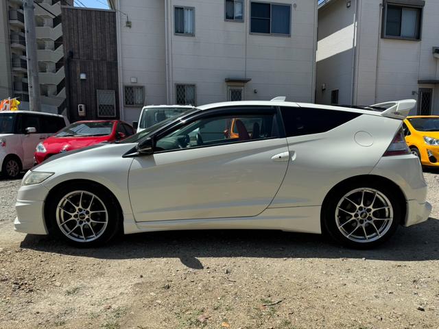 ＣＲ－Ｚ α　ＨＩＤヘッドライト　６速ＭＴ　ナビ　バックカメラ　ＥＴＣ　ＴＶ　ドライブレコーダー　クルーズコントロール　ＢＢＳ１７インチアルミホイール　本革巻きステアリング　無限エアロ　スマートキー　電格ミラー（8枚目）
