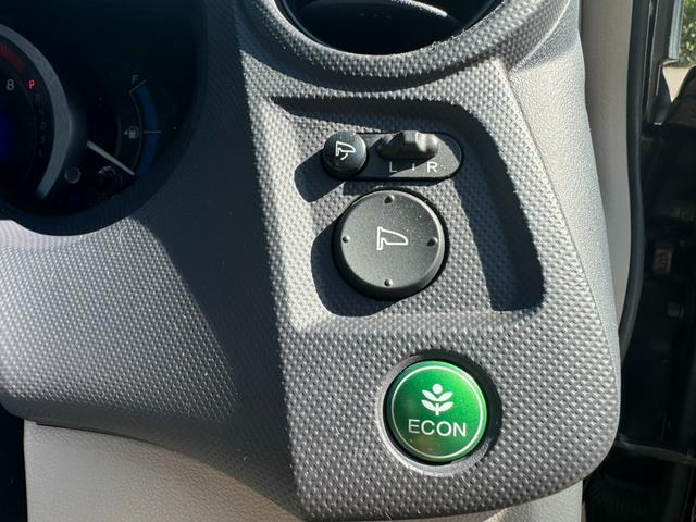 インサイト Ｇ　ナビ　ＥＴＣ　バックカメラ　キーレス　社外１５インチアルミホイール　フォグライト　ＴＶ（31枚目）