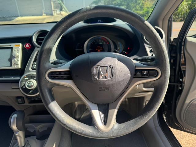 インサイト Ｇ　ナビ　ＥＴＣ　バックカメラ　キーレス　社外１５インチアルミホイール　フォグライト　ＴＶ（32枚目）