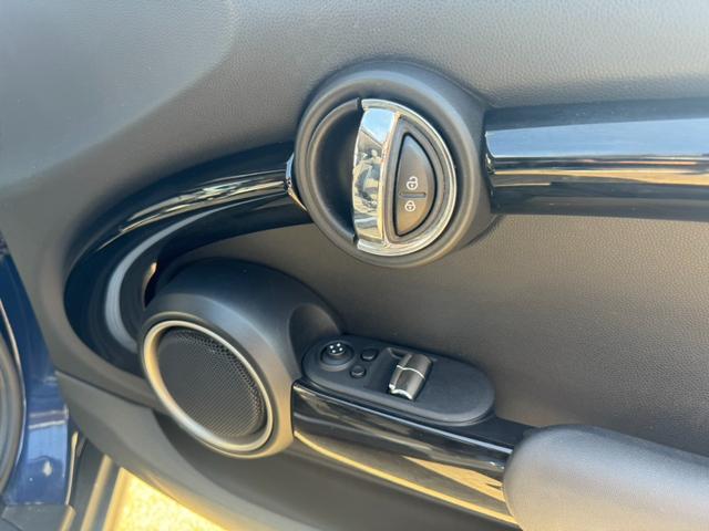 MINI クーパーS クーパーS(4名) HIDヘッドライト ターボ ナビ バックカメラ ETC 純正17インチアルミホイール キーレス 前後フォグライト オートライト クルーズコントロール(31枚目)