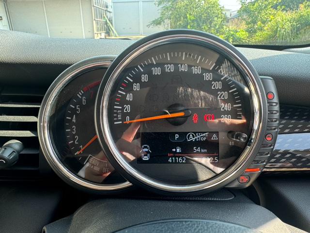 MINI クーパーS クーパーS(4名) HIDヘッドライト ターボ ナビ バックカメラ ETC 純正17インチアルミホイール キーレス 前後フォグライト オートライト クルーズコントロール(33枚目)