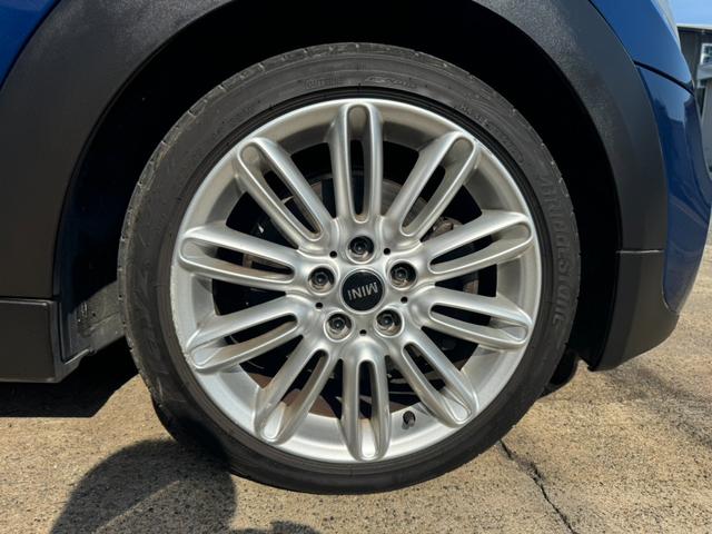 MINI クーパーS クーパーS(4名) HIDヘッドライト ターボ ナビ バックカメラ ETC 純正17インチアルミホイール キーレス 前後フォグライト オートライト クルーズコントロール(52枚目)