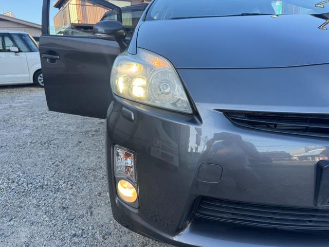 プリウス Ｓ　ＬＥＤエディション　ナビ　ＥＴＣ　ＬＥＤヘッドライト　スマートキー　社外１５インチアルミホイール　フォグライト　オートライト（50枚目）