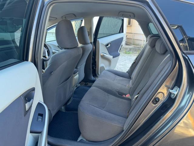 プリウス Ｓ　ＬＥＤエディション　ナビ　ＥＴＣ　ＬＥＤヘッドライト　スマートキー　社外１５インチアルミホイール　フォグライト　オートライト（75枚目）