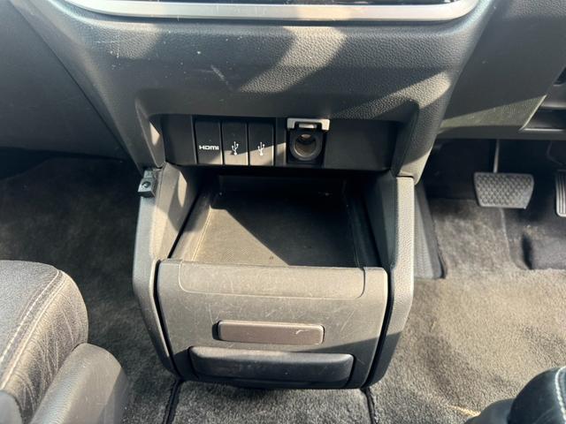 オデッセイ アブソルート・EX LEDヘッドライト ナビ ETC 全方位カメラ 両側電動スライドドア 純正18インチアルミホイール スマートキー オートライト フォグライト クルーズコントロール 後部座席モニター パワーシート(33枚目)