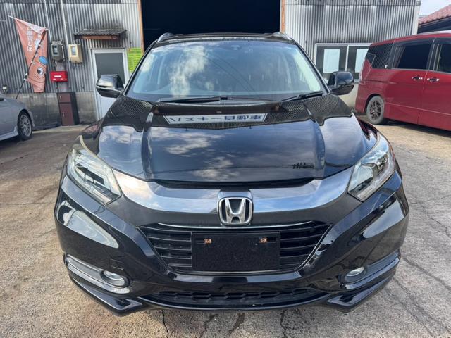 ヴェゼル ハイブリッドＺ　衝突被害軽減システム　ＬＥＤヘッドライト　ナビ　ＥＴＣ　バックカメラ　ＴＶ　ドライブレコーダー　純正１７インチアルミホイール　クルーズコントロール　フォグライト　オートライト　スマートキー２個（3枚目）