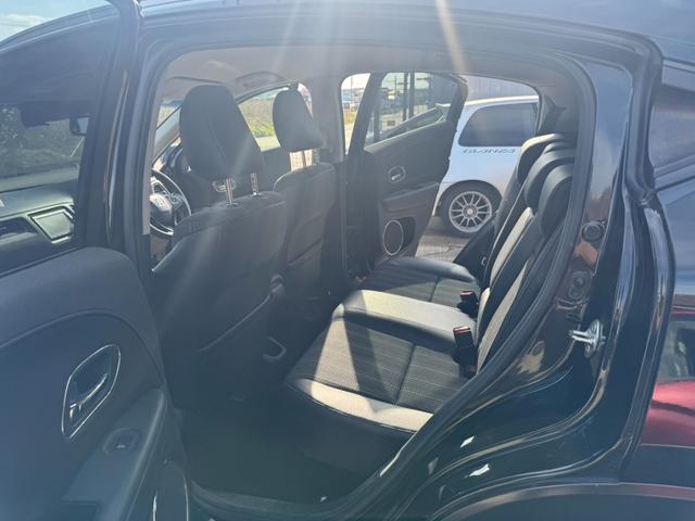 ヴェゼル ハイブリッドＺ　衝突被害軽減システム　ＬＥＤヘッドライト　ナビ　ＥＴＣ　バックカメラ　ＴＶ　ドライブレコーダー　純正１７インチアルミホイール　クルーズコントロール　フォグライト　オートライト　スマートキー２個（21枚目）