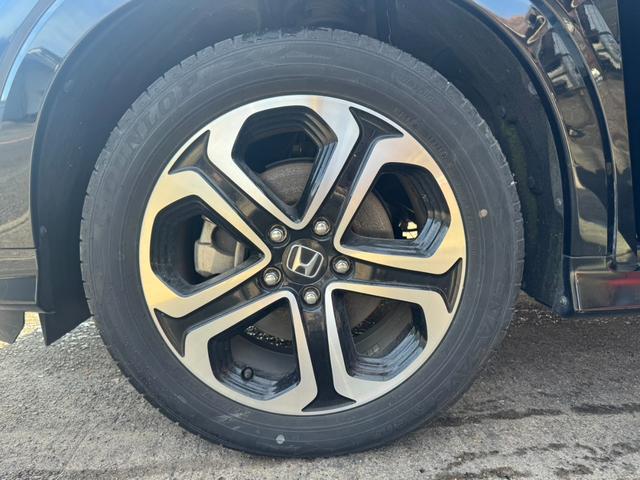 ヴェゼル ハイブリッドＺ　衝突被害軽減システム　ＬＥＤヘッドライト　ナビ　ＥＴＣ　バックカメラ　ＴＶ　ドライブレコーダー　純正１７インチアルミホイール　クルーズコントロール　フォグライト　オートライト　スマートキー２個（51枚目）