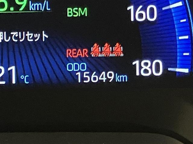 カローラツーリング ハイブリッド　ダブルバイビー　追突軽減ブレーキ　バックモニタ　横滑防止　スマキー　ＬＥＤライト　デュアルエアバッグ　エアコン　オートクルーズ　サイドエアバッグ　ＥＴＣ付　ＰＳ　キーフリー　ＡＢＳ　エアバック　パワーウィンドウ（12枚目）