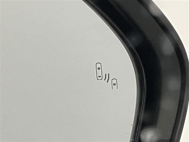 カローラツーリング ハイブリッド　ダブルバイビー　追突軽減ブレーキ　バックモニタ　横滑防止　スマキー　ＬＥＤライト　デュアルエアバッグ　エアコン　オートクルーズ　サイドエアバッグ　ＥＴＣ付　ＰＳ　キーフリー　ＡＢＳ　エアバック　パワーウィンドウ（27枚目）