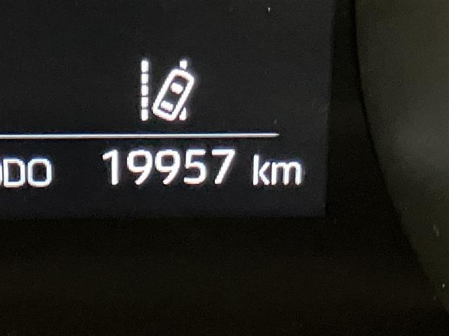 ヤリス Z サイドSRS AAC バックモニタ スマキー 横滑防止装置 キーフリー 1オーナー アルミ LEDランプ パワーウインドウ 助手席エアバック クルコン エアバッグ パワーステアリング 盗難防止システム(12枚目)