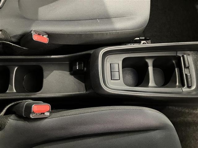 アクア X 踏み間違い防止 イモビ ナビ&TV フルセグ LEDヘッドライト スマートキー 横滑り防止機能 キーレスエントリー オートクルーズ オートエアコン 元試乗車 ETC カーテンエアバッグ DVD再生(21枚目)