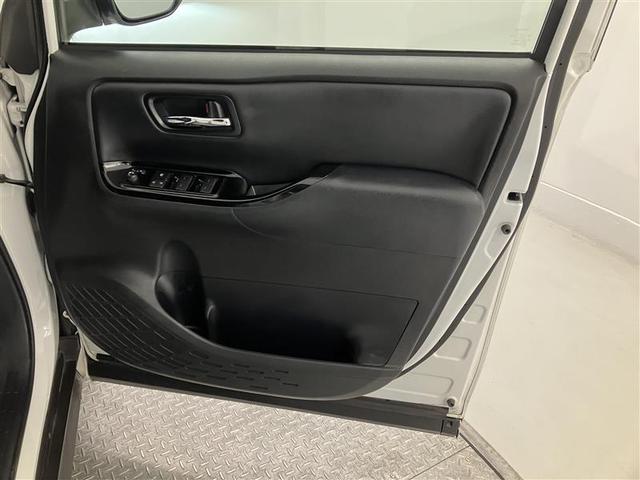 ヴォクシー ＺＳ　煌ＩＩＩ　プリクラッシュ　スマートキ　横滑り防止装置　ナビＴＶ　アルミ　三列シート　ＷＡＣ　オートエアコン　キーレス　ＥＴＣ装備　パワステ　メモリナビ　クルコン　ＬＥＤヘッドライト　ＡＢＳ　１オーナー車（32枚目）