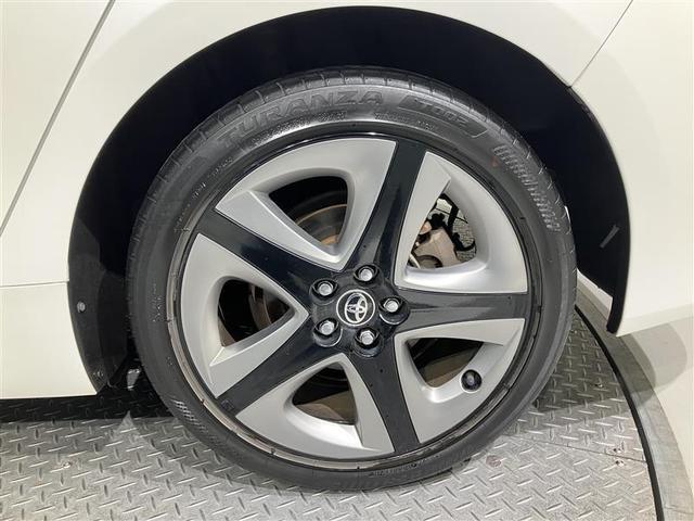 プリウス Ｓツーリングセレクション　エアバック　地デジ　１オーナー車　Ｂモニ　ＬＥＤヘッド　オートクルーズ　横滑り防止　サイドエアバック　ＥＴＣ　スマートキー　メモリ－ナビ　助手席エアバック　ナビＴＶ　ＡＢＳ　ＡＷ　フルオートエアコン（8枚目）