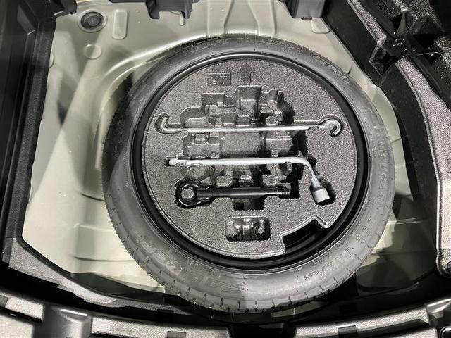 カローラツーリング ハイブリッド　ダブルバイビー　追突軽減ブレーキ　バックモニタ　地デジフルセグ　横滑防止　ナビＴＶ　ＬＥＤライト　デュアルエアバッグ　エアコン　オートクルーズ　サイドエアバッグ　ＥＴＣ付　ＰＳ　キーフリー　ＡＢＳ　エアバック（33枚目）