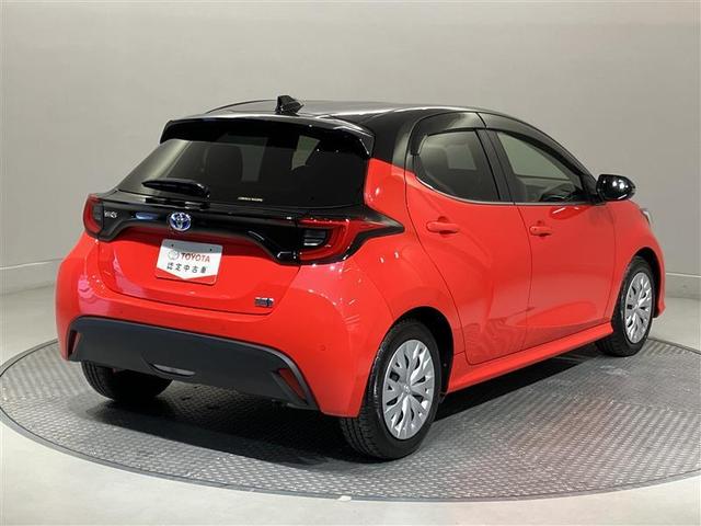 ヤリス ハイブリッドＺ　ＰＣＳ　Ｂカメラ　ナビ付　ＬＥＤランプ　スマキー　ＥＴＣ付き　ＶＳＣ　パワステ　１オナ車　クルコン　カーテンエアバック　キーフリー　ＡＢＳ　エアコン　メモリナビ　エアバッグ　デュアルエアバック（4枚目）