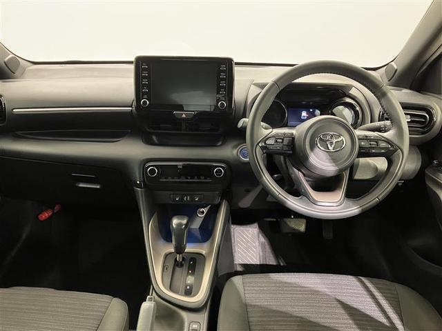 ヤリス ハイブリッドＺ　ＰＣＳ　Ｂカメラ　ナビ付　ＬＥＤランプ　スマキー　ＥＴＣ付き　ＶＳＣ　パワステ　１オナ車　クルコン　カーテンエアバック　キーフリー　ＡＢＳ　エアコン　メモリナビ　エアバッグ　デュアルエアバック（5枚目）