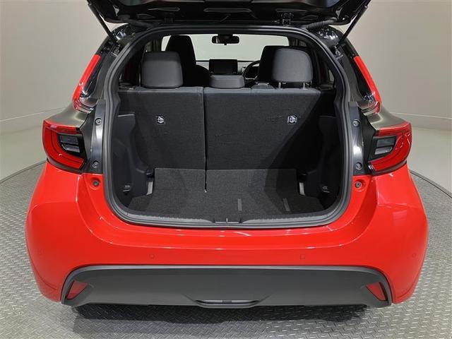 ヤリス ハイブリッドＺ　ＰＣＳ　Ｂカメラ　ナビ付　ＬＥＤランプ　スマキー　ＥＴＣ付き　ＶＳＣ　パワステ　１オナ車　クルコン　カーテンエアバック　キーフリー　ＡＢＳ　エアコン　メモリナビ　エアバッグ　デュアルエアバック（11枚目）