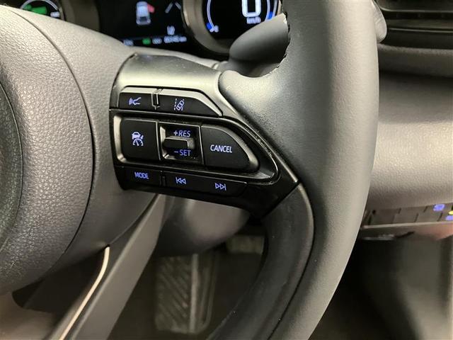 ヤリス ハイブリッドＺ　ＰＣＳ　Ｂカメラ　ナビ付　ＬＥＤランプ　スマキー　ＥＴＣ付き　ＶＳＣ　パワステ　１オナ車　クルコン　カーテンエアバック　キーフリー　ＡＢＳ　エアコン　メモリナビ　エアバッグ　デュアルエアバック（28枚目）