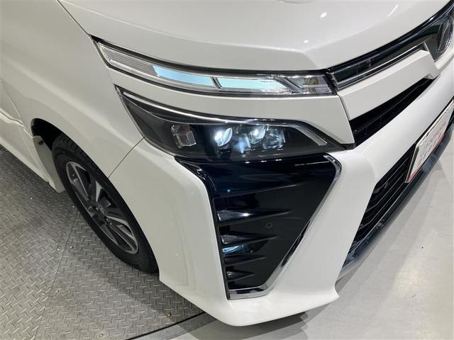 ヴォクシー ＺＳ　煌ＩＩ　スマートキー・プッシュスタート　バックガイドモニター　セキュリティアラーム　両側パワスラドア　１オーナー　ＥＴＣ車載器　地デジテレビ　ＶＳＣ　ＬＥＤライト　サイドエアバッグ　助手席エアバック　ＡＣ（10枚目）