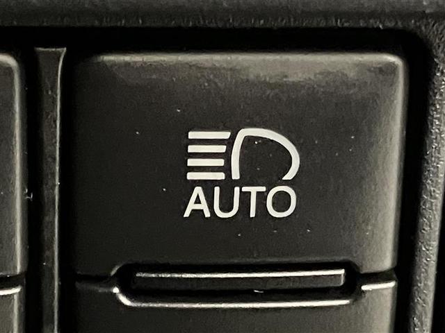 ヴォクシー ＺＳ　煌ＩＩ　スマートキー・プッシュスタート　バックガイドモニター　セキュリティアラーム　両側パワスラドア　１オーナー　ＥＴＣ車載器　地デジテレビ　ＶＳＣ　ＬＥＤライト　サイドエアバッグ　助手席エアバック　ＡＣ（25枚目）