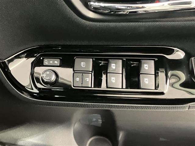 ヴォクシー ＺＳ　煌ＩＩ　スマートキー・プッシュスタート　バックガイドモニター　セキュリティアラーム　両側パワスラドア　１オーナー　ＥＴＣ車載器　地デジテレビ　ＶＳＣ　ＬＥＤライト　サイドエアバッグ　助手席エアバック　ＡＣ（28枚目）