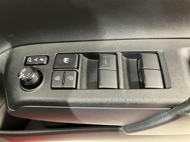 アクア Ｘ　踏み間違い防止　イモビ　ナビ　ＬＥＤヘッドライト　スマートキー　横滑り防止機能　キーレスエントリー　オートクルーズ　オートエアコン　元試乗車　ＥＴＣ　カーテンエアバッグ　パワーステアリング　ＡＢＳ（31枚目）