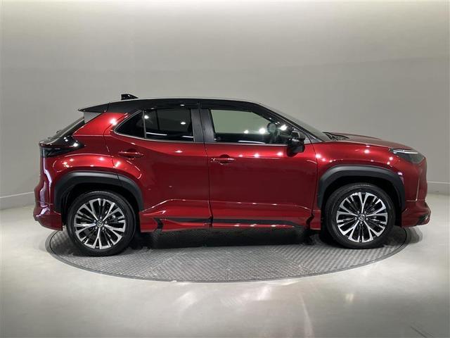 ヤリスクロス ハイブリッドＺ　インテリジェントキー　アルミホイル　ＬＥＤライト　１オ－ナ－　リアカメラ　クルーズコントロール　横滑り防止システム　ナビＴＶ　メモリーナビゲーション　パワステ　オートエアコン　キーフリー　ＥＴＣ付き（3枚目）