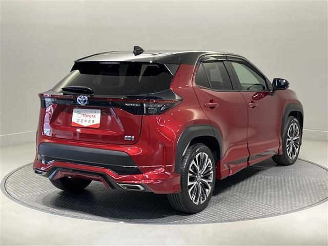 ヤリスクロス ハイブリッドＺ　インテリジェントキー　アルミホイル　ＬＥＤライト　１オ－ナ－　リアカメラ　クルーズコントロール　横滑り防止システム　ナビＴＶ　メモリーナビゲーション　パワステ　オートエアコン　キーフリー　ＥＴＣ付き（4枚目）