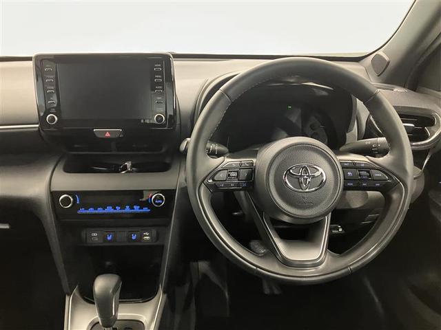 ヤリスクロス ハイブリッドＺ　インテリジェントキー　アルミホイル　ＬＥＤライト　１オ－ナ－　リアカメラ　クルーズコントロール　横滑り防止システム　ナビＴＶ　メモリーナビゲーション　パワステ　オートエアコン　キーフリー　ＥＴＣ付き（5枚目）