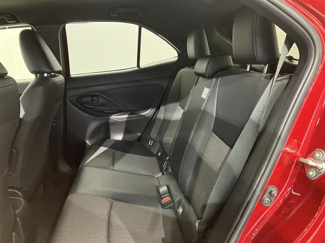 ヤリスクロス ハイブリッドＺ　インテリジェントキー　アルミホイル　ＬＥＤライト　１オ－ナ－　リアカメラ　クルーズコントロール　横滑り防止システム　ナビＴＶ　メモリーナビゲーション　パワステ　オートエアコン　キーフリー　ＥＴＣ付き（7枚目）