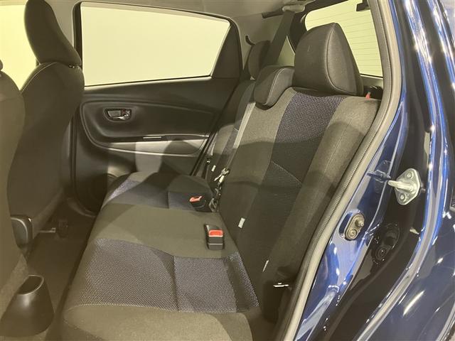 ヴィッツ Ｆ　セーフティーエディションＩＩ　衝突回避ブレーキ　ＥＳＣ　盗難防止システム　ＡＢＳ　ＥＴＣ装備　キーレス　パワステ　ドラレコ　スマートキー　１オーナー　エアバッグ　ナビＴＶ　パワーウインドウ　バックカメラ　メモリーナビ　フルセグＴＶ（7枚目）