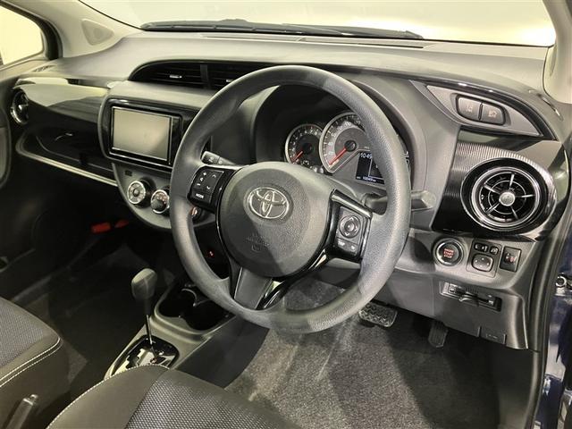 ヴィッツ Ｆ　セーフティーエディションＩＩ　衝突回避ブレーキ　ＥＳＣ　盗難防止システム　ＡＢＳ　ＥＴＣ装備　キーレス　パワステ　ドラレコ　スマートキー　１オーナー　エアバッグ　ナビＴＶ　パワーウインドウ　バックカメラ　メモリーナビ　フルセグＴＶ（13枚目）