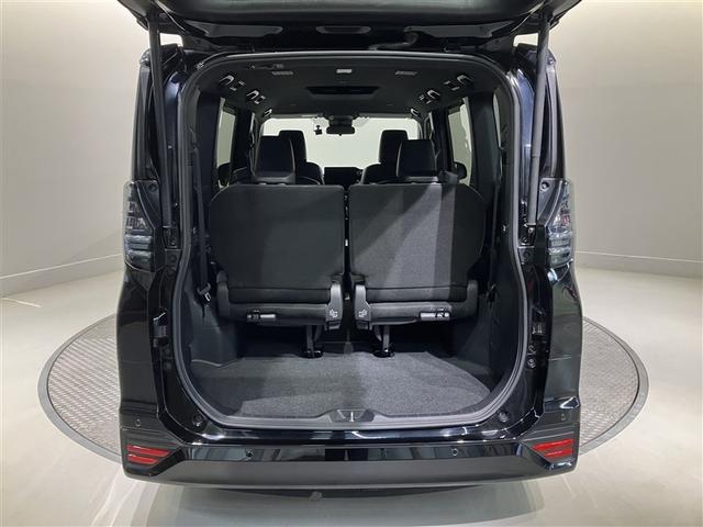 ヴォクシー ハイブリッドＳ－Ｚ　パワーウィンドウ　ＤＶＤ再生機能　インテリキー　横滑防止装置　地デジＴＶ　アクティブクルーズコントロール　１オナ　フルオートエアコン　リアカメラ　エアバッグ　ＡＢＳ　ナビＴＶ　ＷＡＣ　アルミホイール（11枚目）