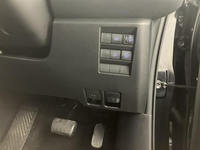 ヴォクシー ハイブリッドＳ－Ｚ　パワーウィンドウ　ＤＶＤ再生機能　インテリキー　横滑防止装置　地デジＴＶ　アクティブクルーズコントロール　１オナ　フルオートエアコン　リアカメラ　エアバッグ　ＡＢＳ　ナビＴＶ　ＷＡＣ　アルミホイール（28枚目）