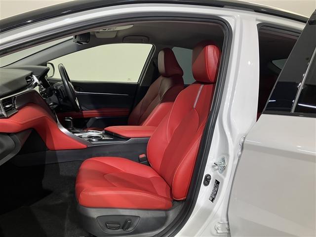 カムリ ＷＳブラックエディション　インテリジェントクリアランスソナー　バックモニター　クルコン　オートエアコン　スマートキー　フルセグＴＶ　メモリーナビ　キーレス　アルミホイール　ミュージックプレイヤー接続可　ＥＴＣ　本革　ＬＥＤ（6枚目）