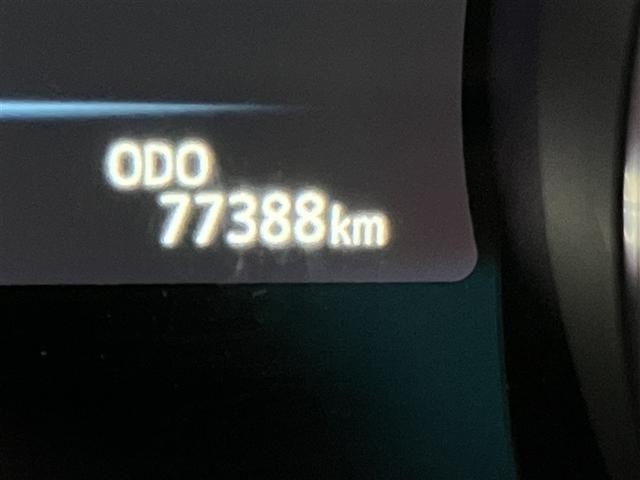 カムリ ＷＳブラックエディション　インテリジェントクリアランスソナー　バックモニター　クルコン　オートエアコン　スマートキー　フルセグＴＶ　メモリーナビ　キーレス　アルミホイール　ミュージックプレイヤー接続可　ＥＴＣ　本革　ＬＥＤ（12枚目）