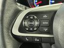 【ステアリングスイッチ付ハンドル】ナビゲーションに視線を移さず、ハンドルから手を離さず、運転に集中したまま手元でオーディオ操作できます♪