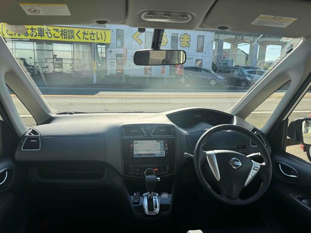 セレナ ハイウェイスター　Ｖセレクション　ワンオーナー　禁煙車　ＥＴＣ　ナビ　ＴＶ　オートクルーズコントロール　両側電動スライドドア　オートライト　スマートキー　アイドリングストップ　電動格納ミラー　後席モニター　３列シート　ウォークスルー（6枚目）