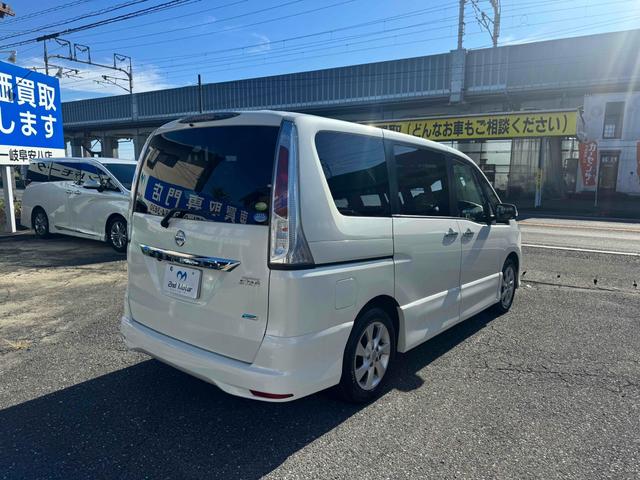 セレナ ハイウェイスター　Ｖセレクション　ワンオーナー　禁煙車　ＥＴＣ　ナビ　ＴＶ　オートクルーズコントロール　両側電動スライドドア　オートライト　スマートキー　アイドリングストップ　電動格納ミラー　後席モニター　３列シート　ウォークスルー（20枚目）