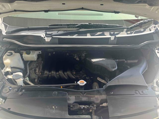 セレナ ハイウェイスター　Ｖセレクション　ワンオーナー　禁煙車　ＥＴＣ　ナビ　ＴＶ　オートクルーズコントロール　両側電動スライドドア　オートライト　スマートキー　アイドリングストップ　電動格納ミラー　後席モニター　３列シート　ウォークスルー（24枚目）